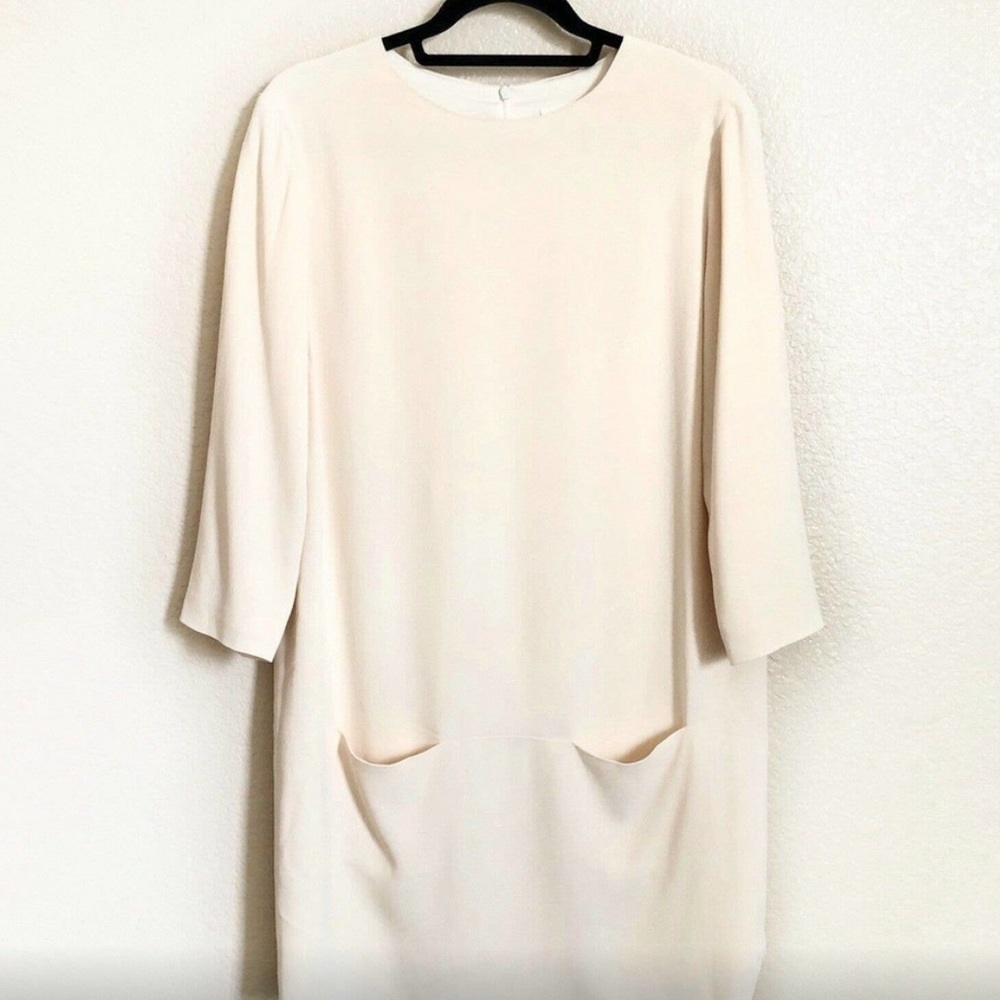 STUNNING and classy. Never worn!
Perfect day/night - Picture 8 of 11